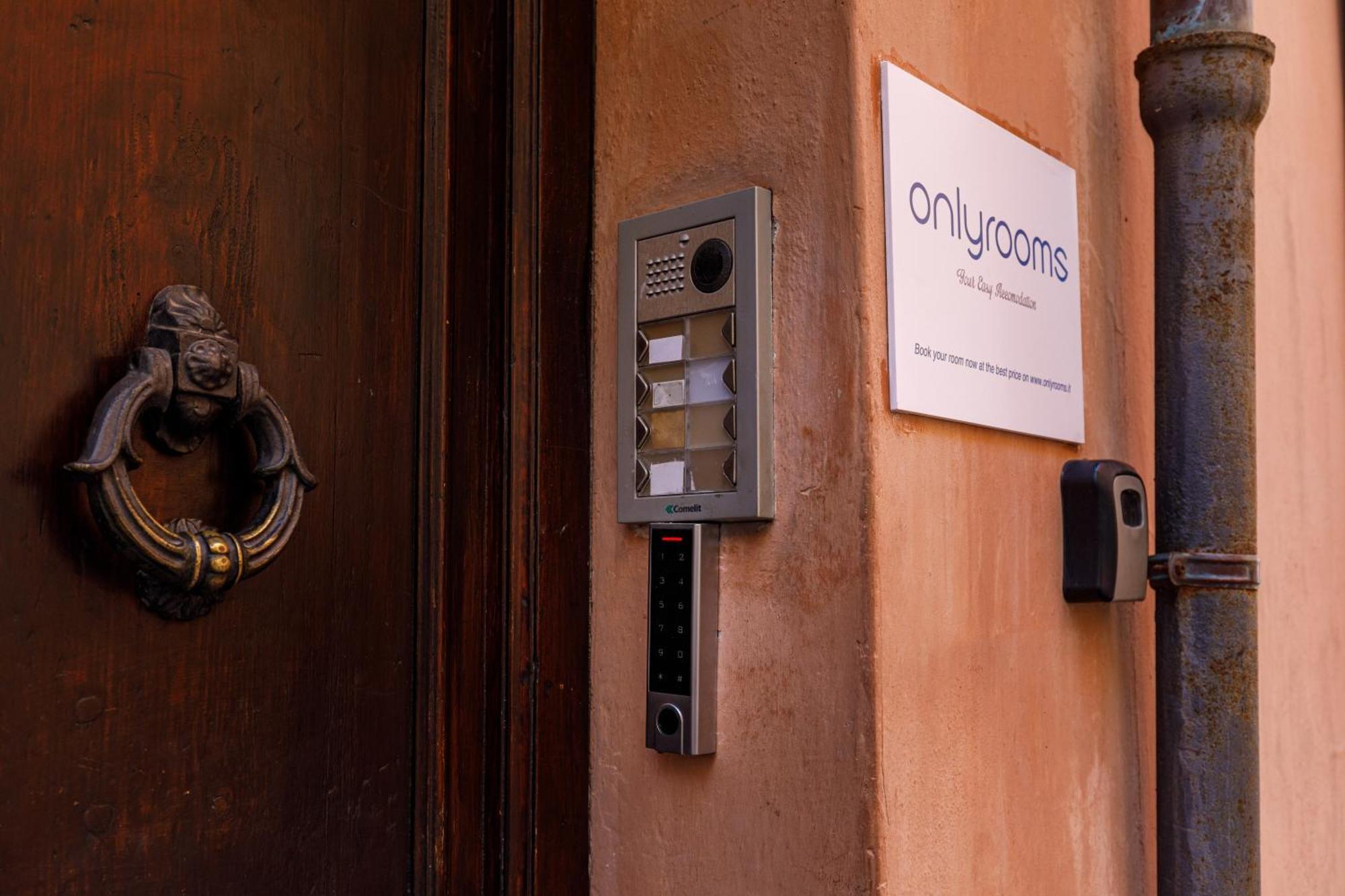 Onlyrooms II - Old Town & Typical Food Cagliari Luaran gambar