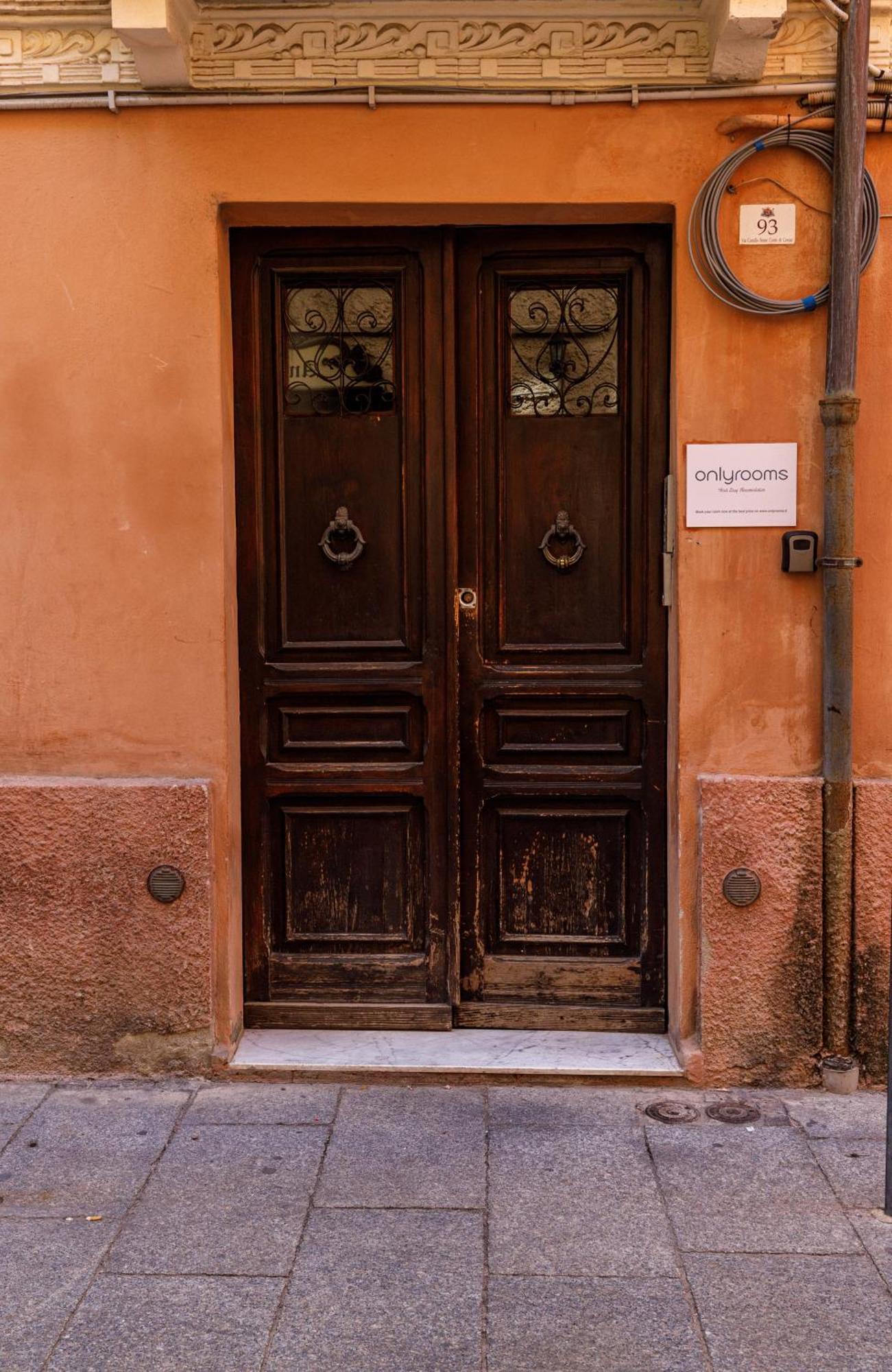 Onlyrooms II - Old Town & Typical Food Cagliari Luaran gambar