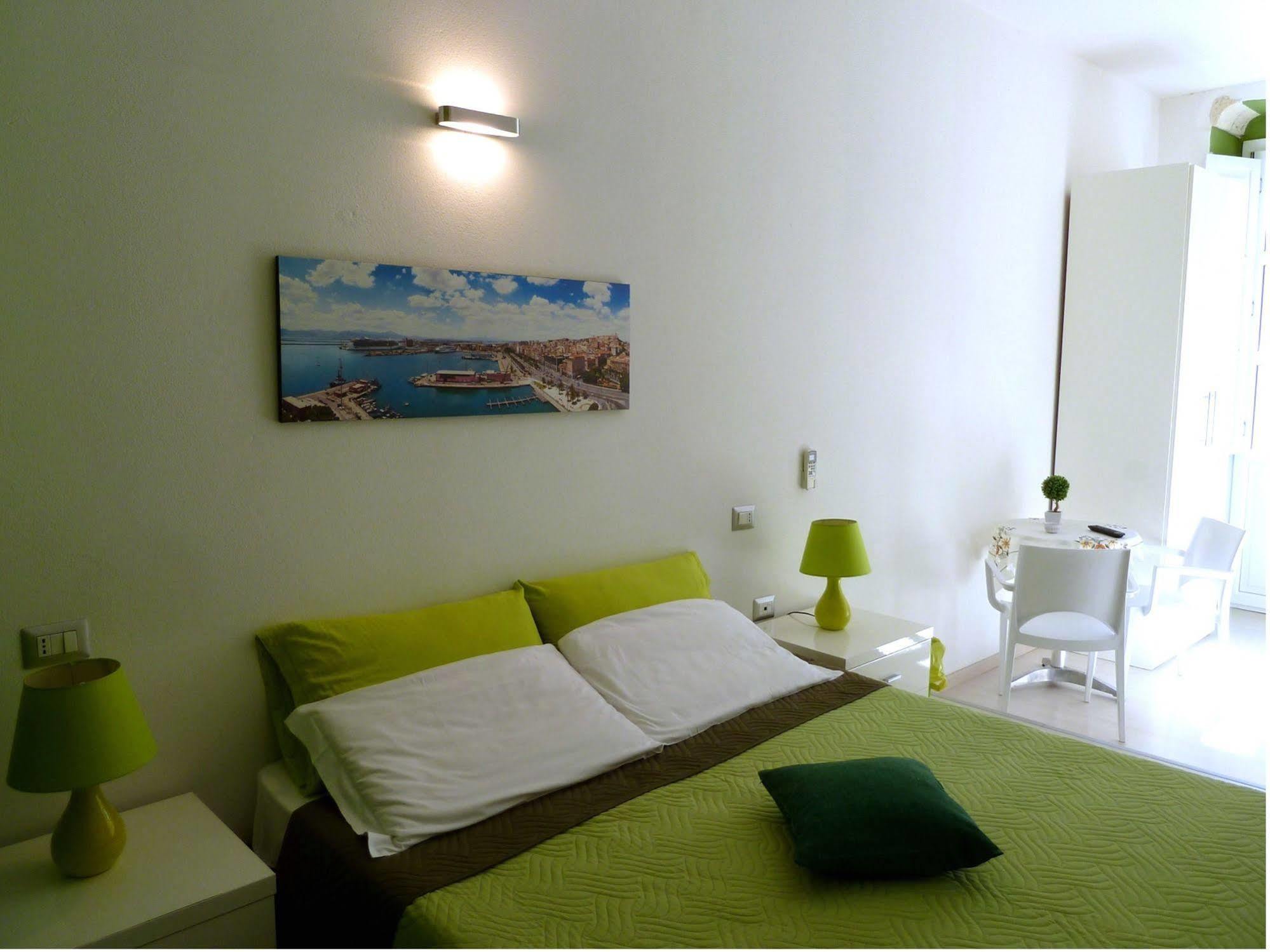 Onlyrooms II - Old Town & Typical Food Cagliari Luaran gambar