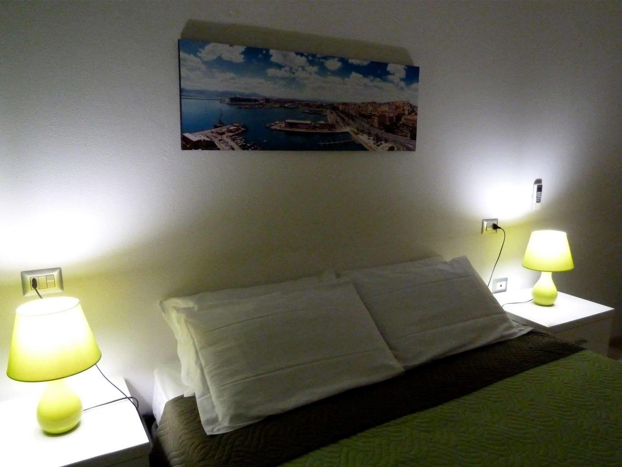 Onlyrooms II - Old Town & Typical Food Cagliari Luaran gambar