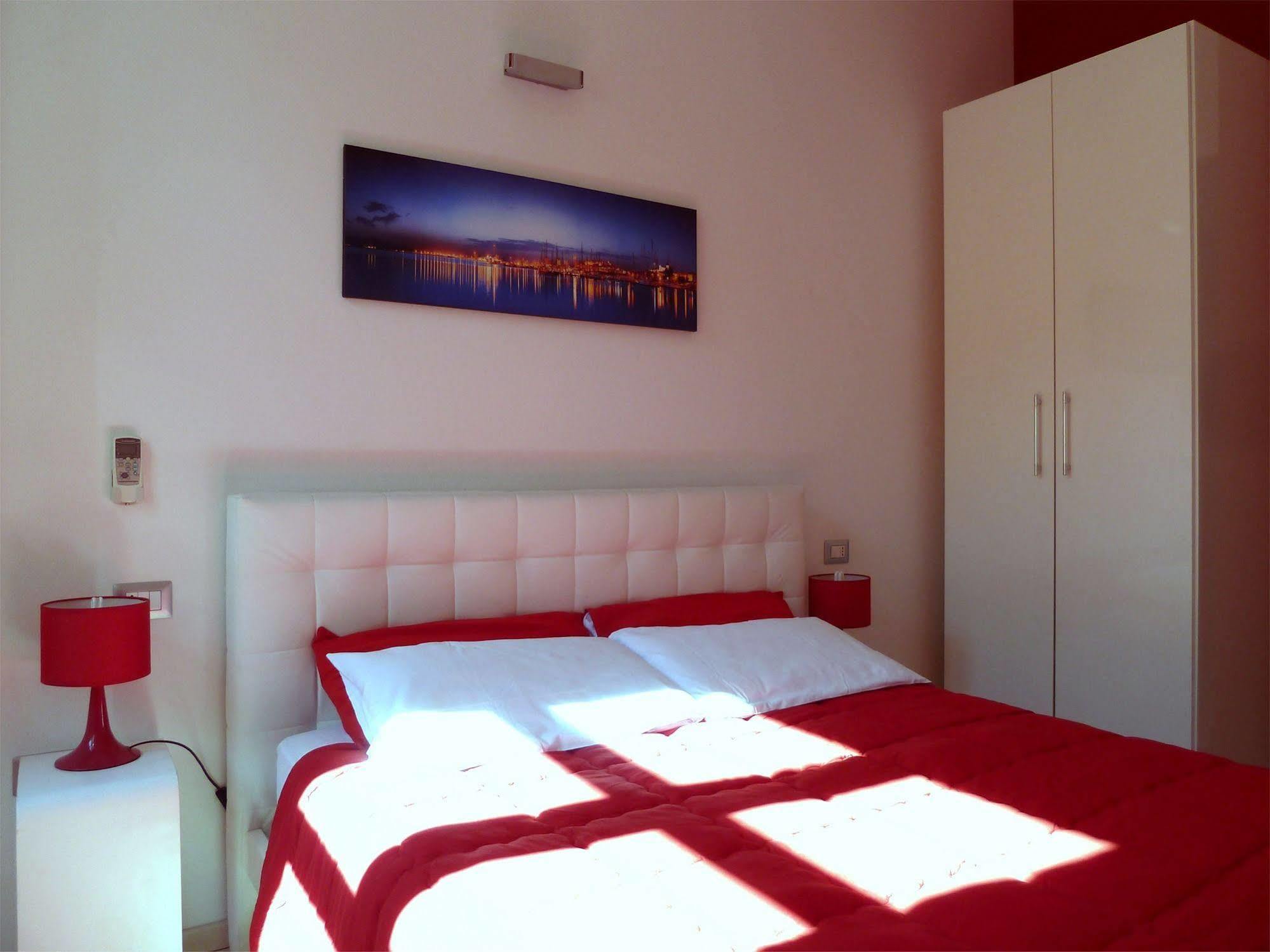 Onlyrooms II - Old Town & Typical Food Cagliari Luaran gambar