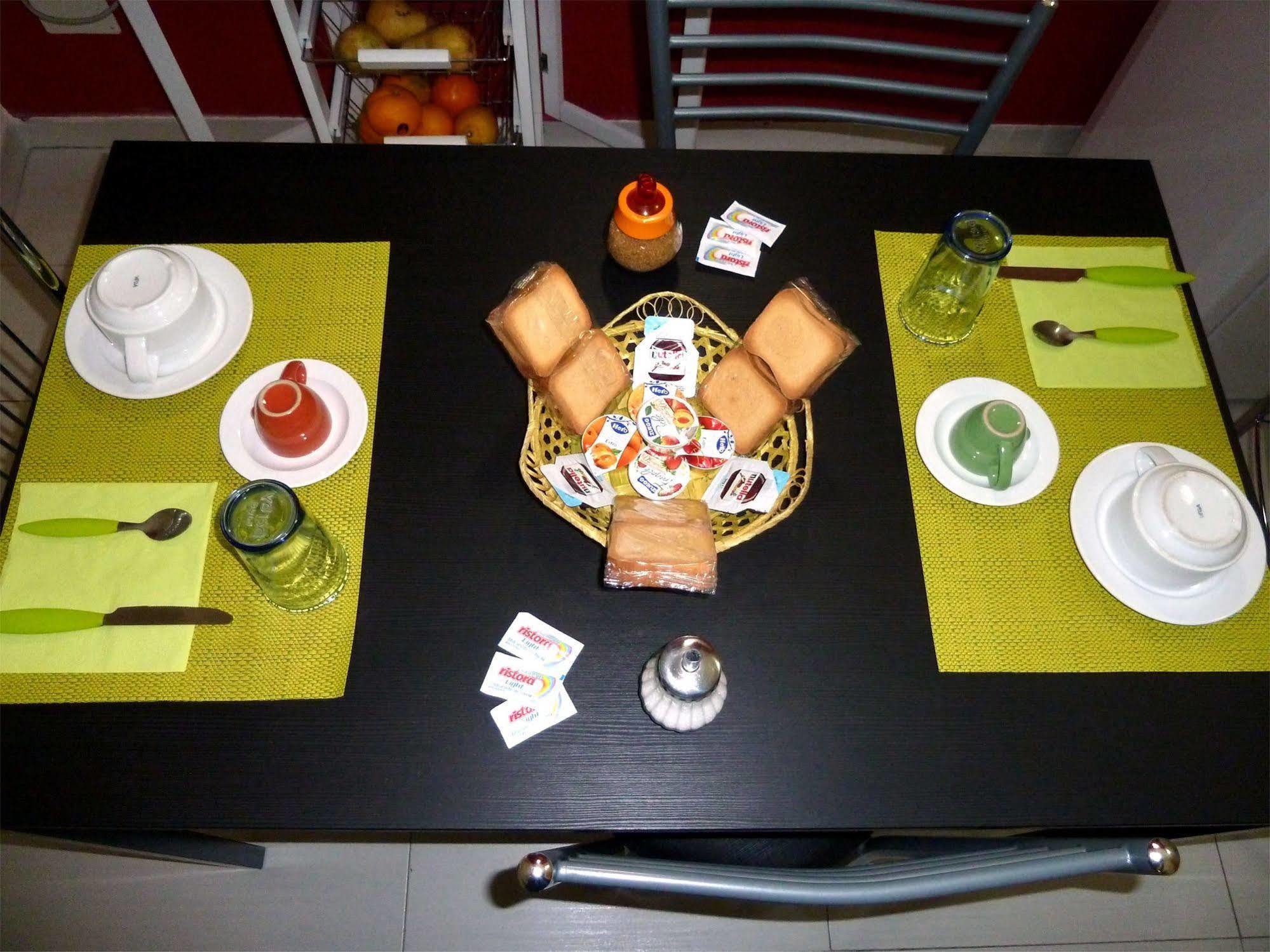 Onlyrooms II - Old Town & Typical Food Cagliari Luaran gambar